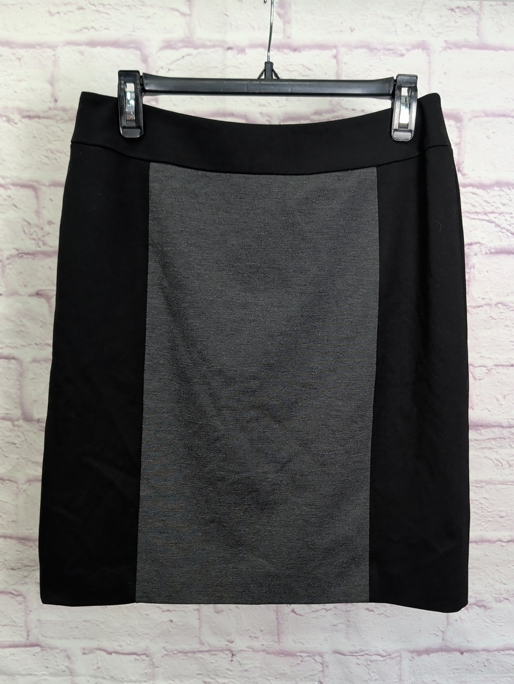 Tahari Two-Tone Panel Black & Gray Pencil Skirt - Size 6 Petite